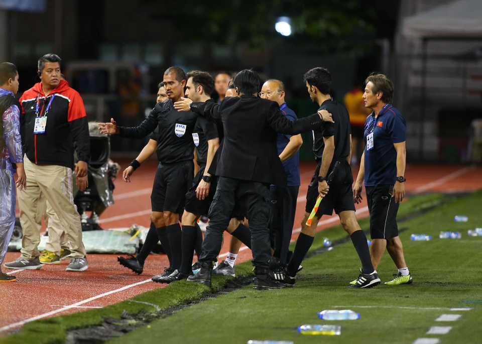 U22 Việt Nam 1-0 U22 Singapore: Đức Chinh ghi bàn quý giá - 10 U22 Việt Nam 1-0 U22 Singapore: Đức Chinh ghi bàn quý giá - 10