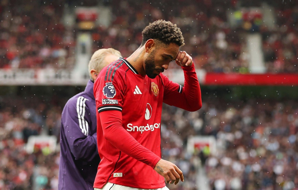 Man Utd nhọc nhằn hạ Burnley nhờ quả phạt đền ở phút bù giờ - 2