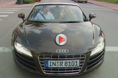 Audi R8 Spyder phô diễn