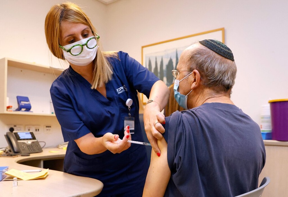 WHO đảo ngược đánh giá về mũi vắc xin Covid-19 thứ ba - 1 WHO đảo ngược đánh giá về mũi vắc xin Covid-19 thứ ba - 1