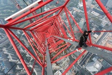 Những bức ảnh bất hợp pháp của hai nhiếp ảnh gia liều lĩnh