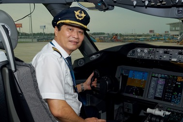 Gặp người phi công cơ trưởng tài ba sau chuyến bay rời bầu trời