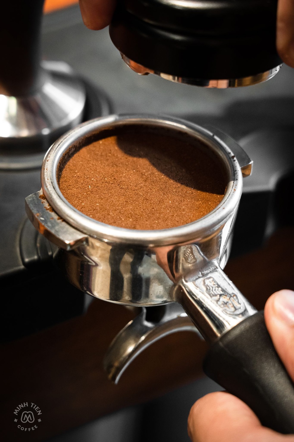 Thao tác kỹ thuật cơ bản cần chú ý khi pha Espresso - 2 Thao tác kỹ thuật cơ bản cần chú ý khi pha Espresso - 2