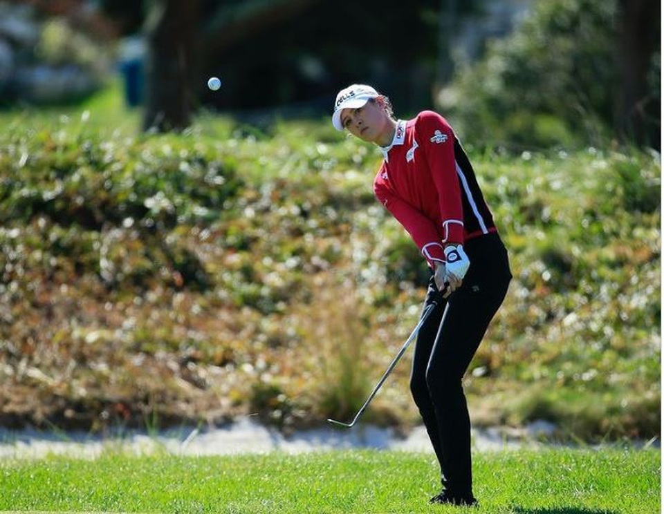 Vẻ đẹp mê hồn của nữ golf thủ ở giải US Womens Open - 3 Vẻ đẹp mê hồn của nữ golf thủ ở giải US Womens Open - 3