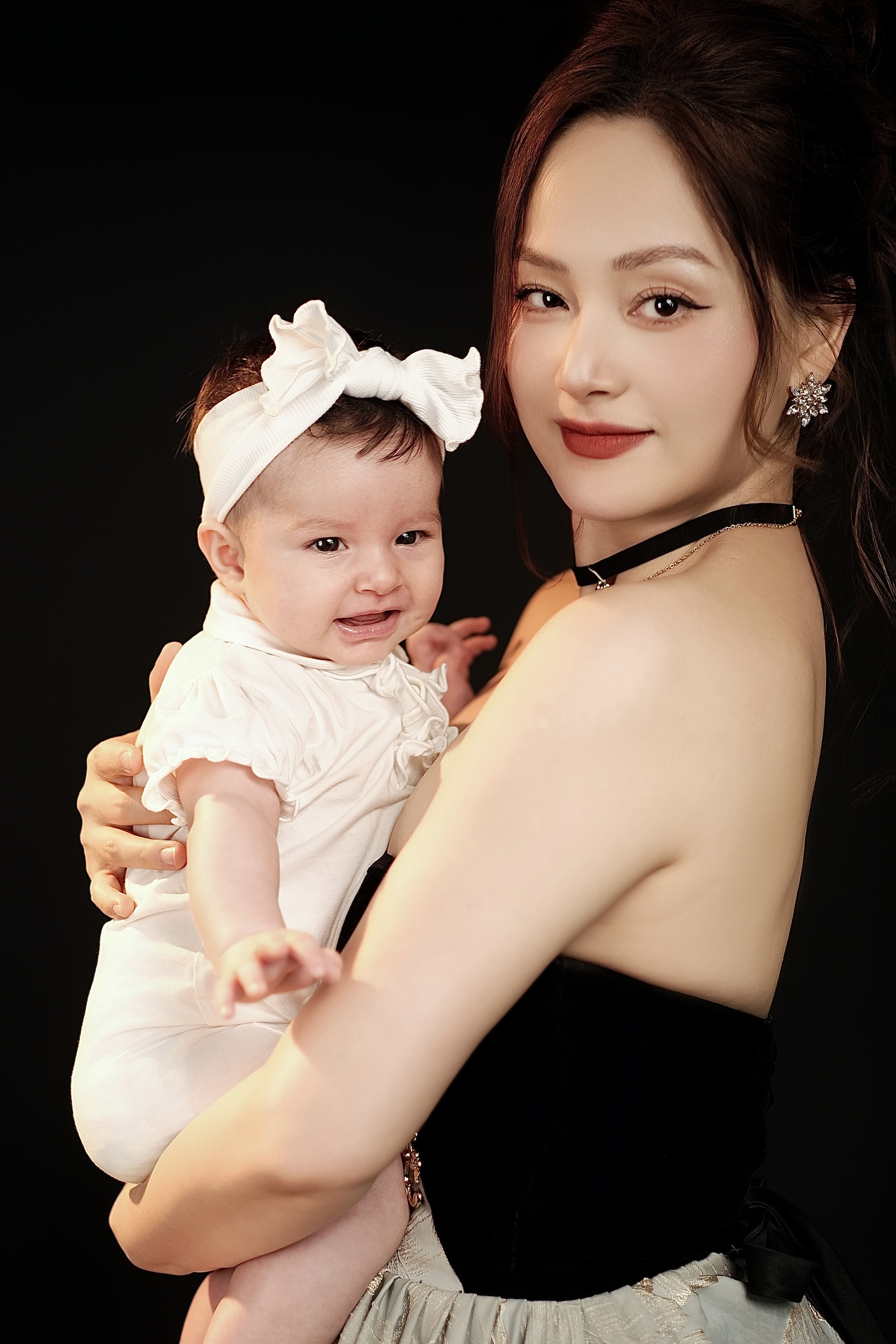 Gallery - Lan Phương từng khóc và trầm cảm sau sinh con thứ hai | Báo Dân trí