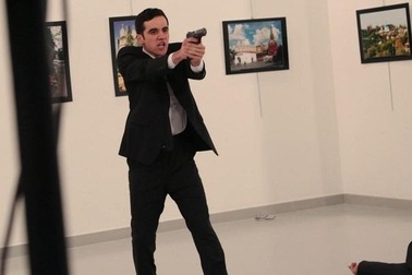 Nhân chứng vụ ám sát Đại sứ Nga: Cứ ngỡ là hoạt cảnh sân khấu