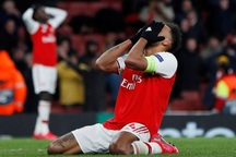 Arsenal bị loại sốc, HLV Mikel Arteta nói gì?