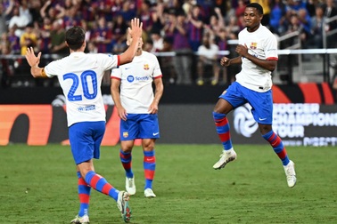 "Thần đồng" Ansu Fati tỏa sáng, Barcelona đánh bại AC Milan