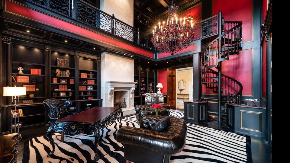 Dinh thự xa hoa như cung điện của tỷ phú điện ảnh nổi tiếng - 6