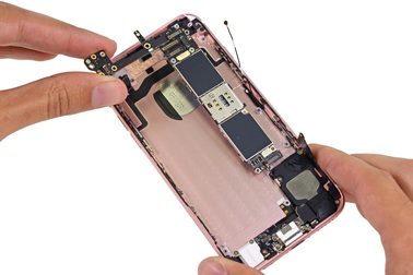 Mổ xẻ iPhone 6S vàng hồng vừa bán ra trên thị trường