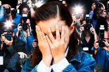 Thuê paparazzi, nhận là bạn Justin Bieber để "sống ảo" làm người nổi tiếng