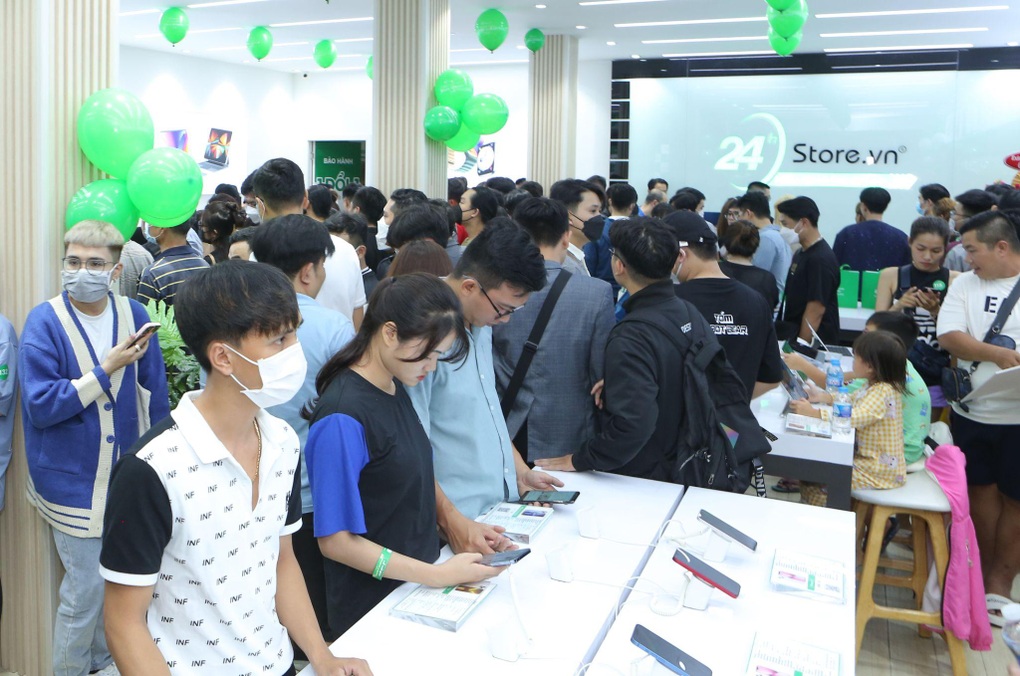 iPhone, phụ kiện giảm đến 70%, lắc trúng 100% dịp Noel tại 24hStore - 3 iPhone, phụ kiện giảm đến 70%, lắc trúng 100% dịp Noel tại 24hStore - 3
