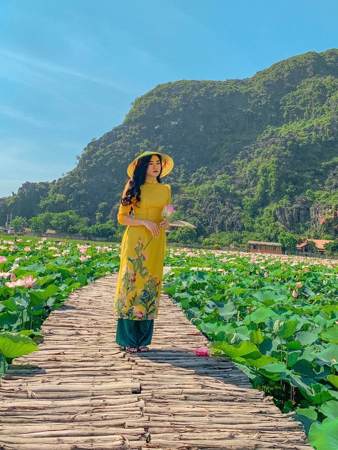 Đến Hang Múa, Ninh Bình ngập trong sắc sen hồng: Trọn vẹn 1 ngày cuối tuần rời xa thành thị xô bồ, chiêm ngưỡng vẻ đẹp thiên nhiên xanh mướt - Ảnh 2. Đến Hang Múa, Ninh Bình ngập trong sắc sen hồng: Trọn vẹn 1 ngày cuối tuần rời xa thành thị xô bồ, chiêm ngưỡng vẻ đẹp thiên nhiên xanh mướt - Ảnh 2.