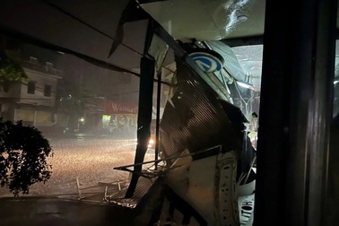 Giông lốc ở Ninh Bình khiến một người chết, hơn 300 hộ dân bị ảnh hưởng