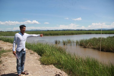 Lừa lấy đất của dân cho cán bộ huyện đào ao nuôi cá?