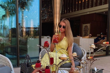 Mắc sai lầm, thủ thành Arsenal vẫn “ghi điểm” nhờ bạn gái cực kỳ xinh đẹp