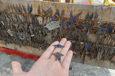 Nghỉ lễ, CSGT liên tục... hút đinh trên quốc lộ