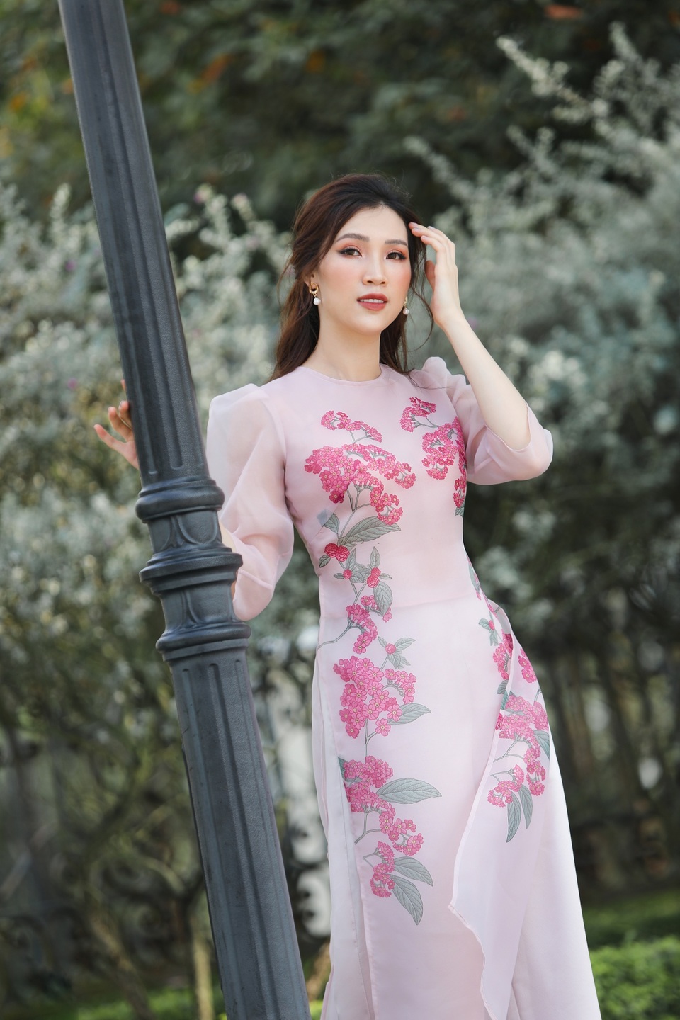Hoa hậu Phí Thuỳ Linh lên dự định đón Tết, ước có thêm con gái - 2 Hoa hậu Phí Thuỳ Linh lên dự định đón Tết, ước có thêm con gái - 2