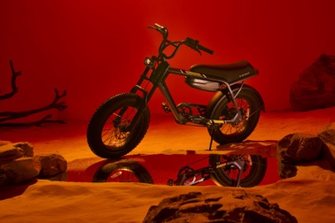 Giới trẻ đón nhận dòng xe đạp trợ lực điện VF DrgnFly của VinFast