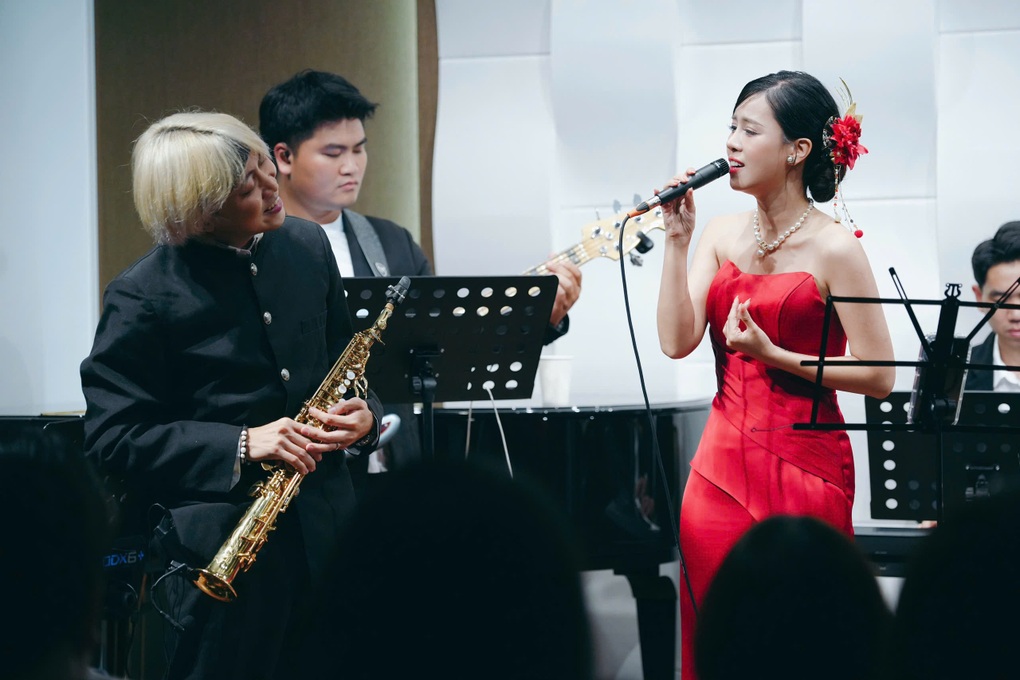 Bảo Anh Taruki kể chuyện bằng saxophone ở Hà Nội - 2 Bảo Anh Taruki kể chuyện bằng saxophone ở Hà Nội - 2