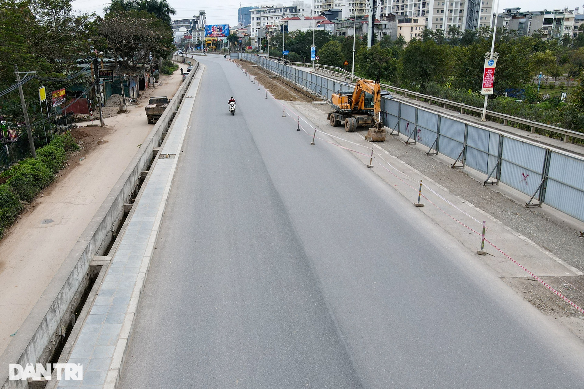 Cận cảnh loạt công trình giao thông xây dựng chậm tiến độ tại Hà Nội - 14 Cận cảnh loạt công trình giao thông xây dựng chậm tiến độ tại Hà Nội - 14