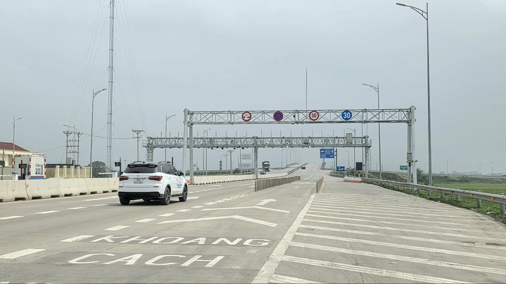 Chi tiết mức thu phí 5 đoạn tuyến cao tốc Bắc - Nam từ 22h hôm nay - 2