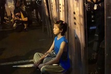 “Cô gái ngồi thiền” trong phong trào biểu tình chống dự luật dẫn độ Hong Kong