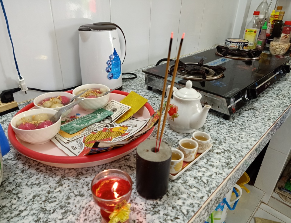 Cúng tiễn ông Táo bằng chè sôi nước, cá chép… giấy - 2 Cúng tiễn ông Táo bằng chè sôi nước, cá chép… giấy - 2