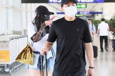 Lưu Khải Uy ra sân bay đón Dương Mịch