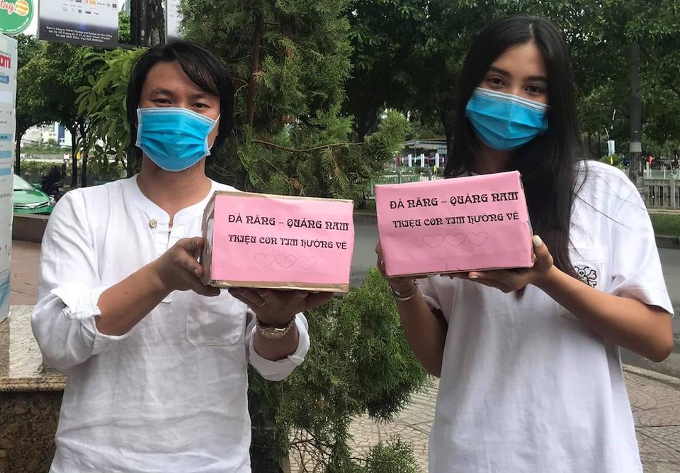 Nghệ sĩ Việt đồng lòng hướng về Đà Nẵng – Quảng Nam - 2 Nghệ sĩ Việt đồng lòng hướng về Đà Nẵng – Quảng Nam - 2