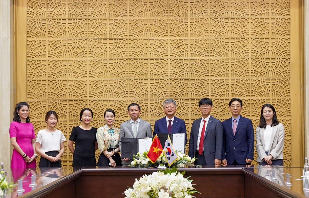 Vingroup và K-Sure ký MOU thúc đẩy hợp tác phát triển kinh tế - 1 Vingroup và K-Sure ký MOU thúc đẩy hợp tác phát triển kinh tế - 1