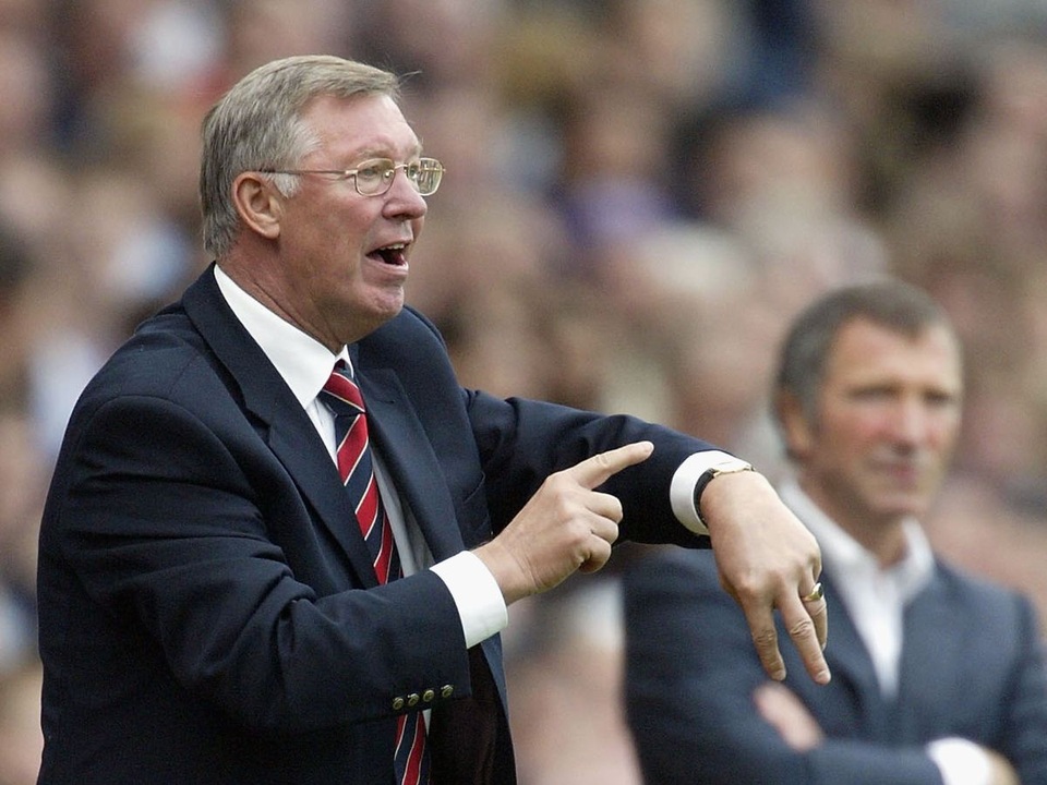 Man Utd của Sir Alex Ferguson bị tố “mua” trọng tài - 2 Man Utd của Sir Alex Ferguson bị tố “mua” trọng tài - 2