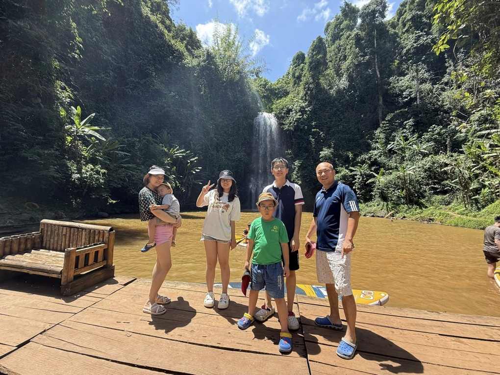 Ông bố 4 con ở Hà nội tự thiết kế trại hè, đưa gia đình xuyên Việt 3.200km - 3 Ông bố 4 con ở Hà nội tự thiết kế trại hè, đưa gia đình xuyên Việt 3.200km - 3