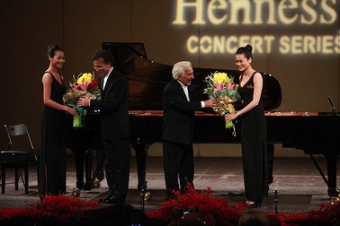 Thưởng thức tiếng đàn của nghệ sĩ dương cầm nổi tiếng nhất thế kỉ 20