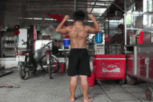 "Superman nhí" ở Đồng Nai thân hình như lực sĩ, tuổi thơ lớn nhanh như thổi