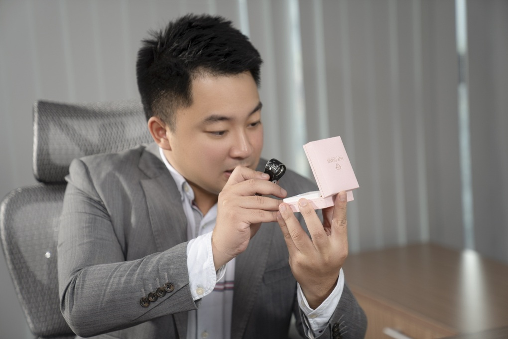 CEO Đỗ Huy Thành: Đừng coi quà tặng là gánh nặng, tặng quà là để ta nặng tình với nhau hơn - 2 CEO Đỗ Huy Thành: Đừng coi quà tặng là gánh nặng, tặng quà là để ta nặng tình với nhau hơn - 2