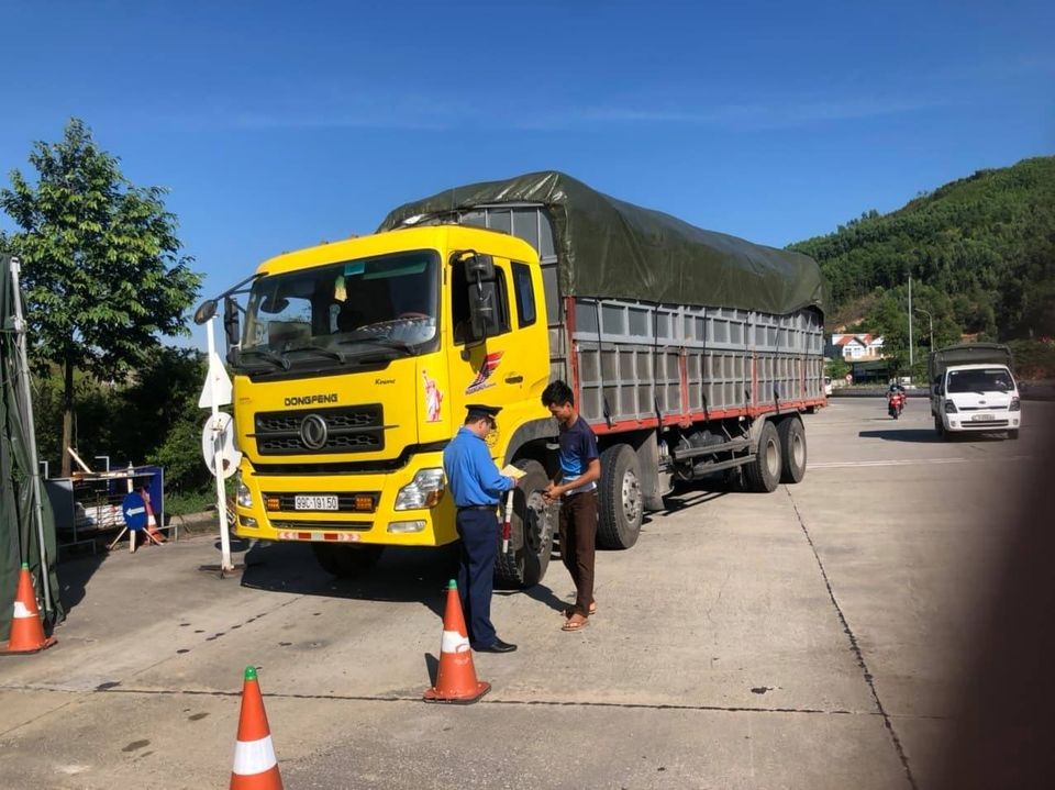 Đề nghị Bộ GTVT cấp tiền cho hơn 30 cán bộ trạm cân 10 tháng không lương - 1 Đề nghị Bộ GTVT cấp tiền cho hơn 30 cán bộ trạm cân 10 tháng không lương - 1