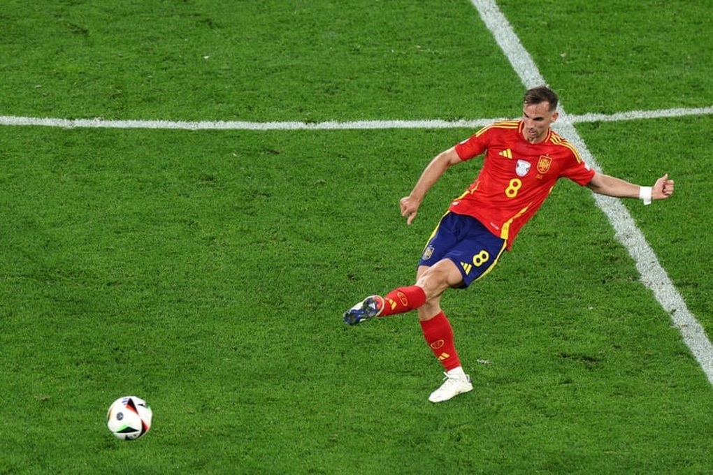 Đội hình tiêu biểu Euro 2024: Tây Ban Nha áp đảo, Mbappe vắng mặt - 8 Đội hình tiêu biểu Euro 2024: Tây Ban Nha áp đảo, Mbappe vắng mặt - 8