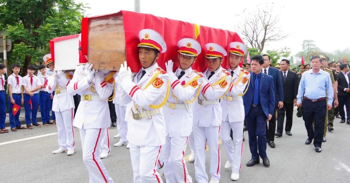 Đón 28 liệt sỹ hy sinh ở Lào trở về đất Mẹ