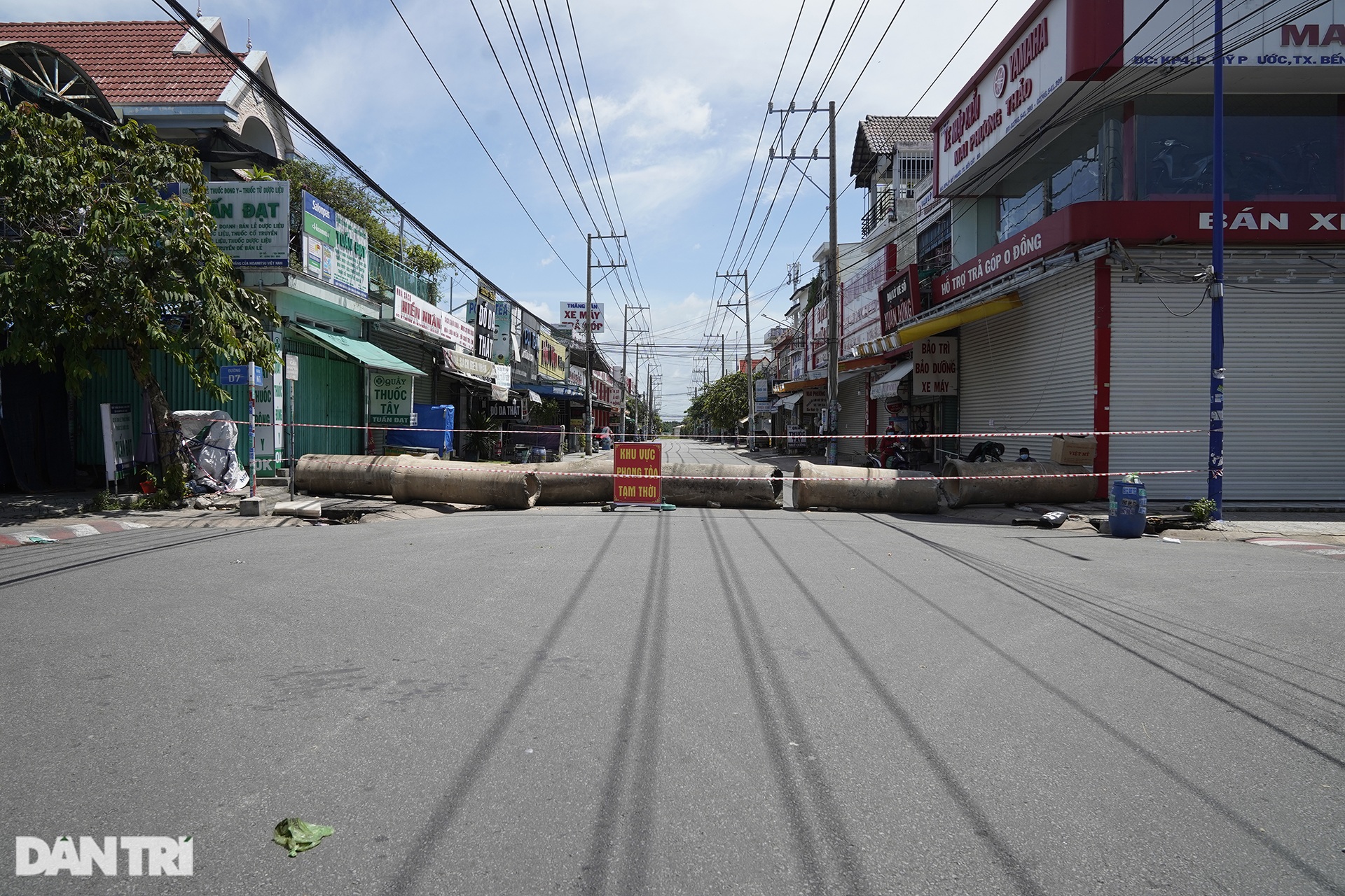 Cảnh vắng vẻ, nhà nhà cửa đóng then cài phòng dịch ở Bình Dương - 13 Cảnh vắng vẻ, nhà nhà cửa đóng then cài phòng dịch ở Bình Dương - 13