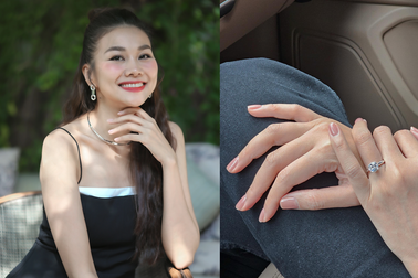 Siêu mẫu Thanh Hằng được bạn trai cầu hôn ở tuổi 40