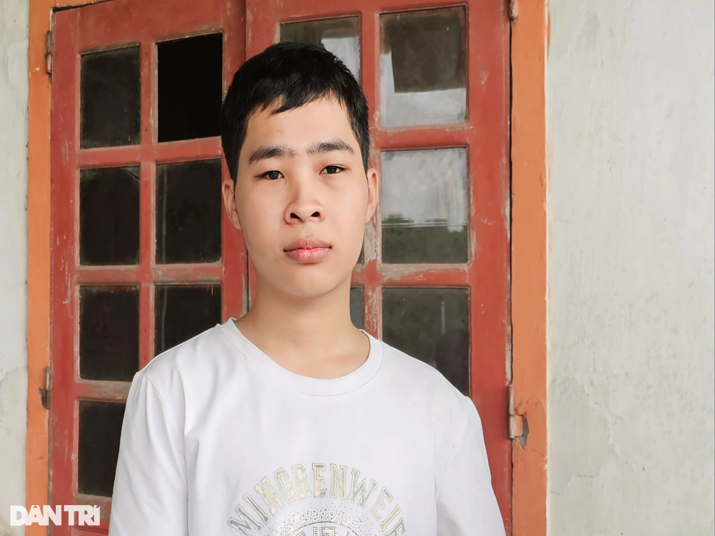 Hơn 130 triệu đồng đến với chàng trai gặp tai nạn nguy kịch - 2 Hơn 130 triệu đồng đến với chàng trai gặp tai nạn nguy kịch - 2