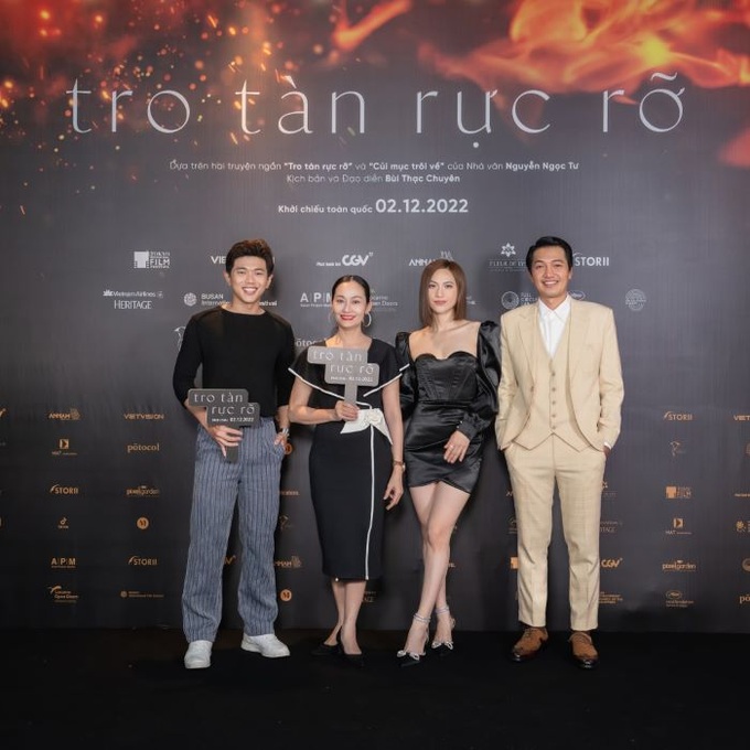 Các diễn viên (theo thứ tự từ trái sang phải): Lê Công Hoàng, NSƯT Hạnh Thúy, Phương Anh Đào, Quang Tuấn