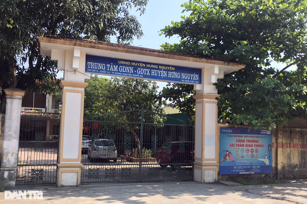 Chánh án huyện lên tiếng vụ cô giáo lĩnh 5 năm tù vì 45 triệu đồng - 2 Chánh án huyện lên tiếng vụ cô giáo lĩnh 5 năm tù vì 45 triệu đồng - 2
