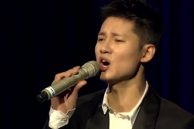 Đức Tuấn hát "Hương xưa"