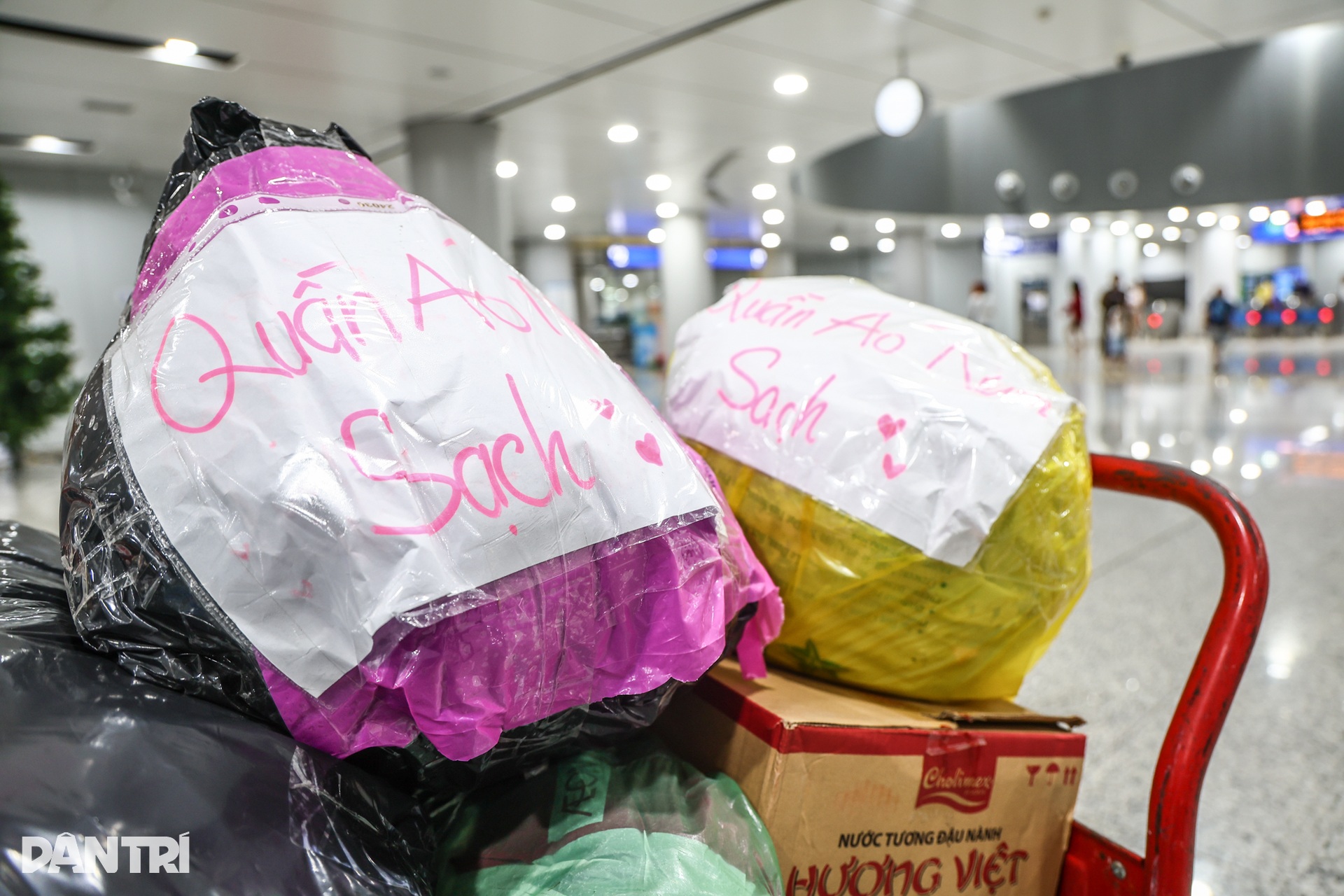 Nửa đêm ở ga Metro: TPHCM gom yêu thương gửi miền Trung ruột thịt - 6