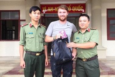 Du khách Ireland viết thư cảm ơn Công an thành phố Phủ Lý