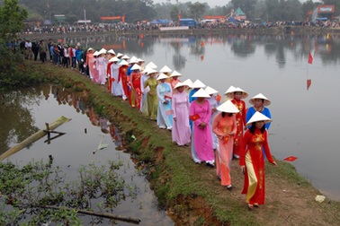 Khai hội Đền Hoàng 