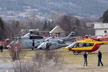 Pháp huy động trực thăng tới hiện trường tai nạn máy bay Đức