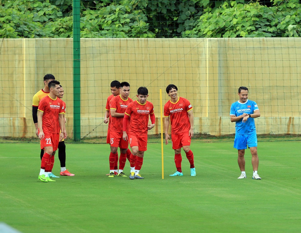 Công Phượng lập cú đúp, đội tuyển Việt Nam thắng đàn em U22 - 1 Công Phượng lập cú đúp, đội tuyển Việt Nam thắng đàn em U22 - 1